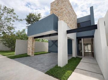 Casa · 250m² · 4 Recámaras · 2 Estacionamientos · Casa en Venta con Piscina en Privada con Amenidades en Progreso, Yuc.