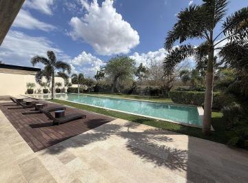 Casa en condominio · 369m² · 4 Recámaras · 4 Estacionamientos · Casa en Condominio en Venta en Chablekal