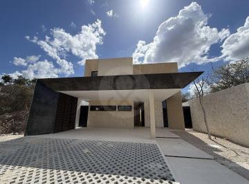 Casa en condominio · 369m² · 4 Recámaras · 4 Estacionamientos · Casa en Condominio en Venta en Chablekal