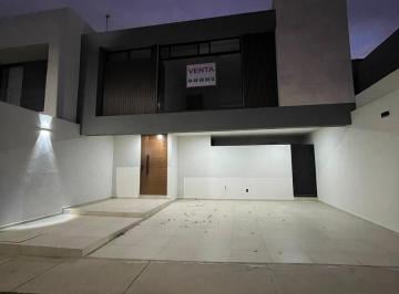 Casa · 227m² · 3 Recámaras · 2 Estacionamientos · Casa en Venta San Angel