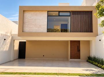 Casa · 226m² · 3 Recámaras · 2 Estacionamientos · Casa en Venta San Angel