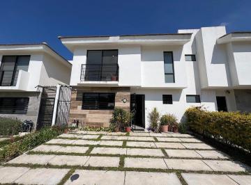 Casa en condominio de 3 habitaciones, Tlajomulco de Zúñiga · Casa en Venta en Fracc Altara