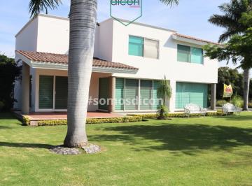 Casa · 602m² · 3 Recámaras · 2 Estacionamientos · Casa en Venta Club de Golf El Cristo