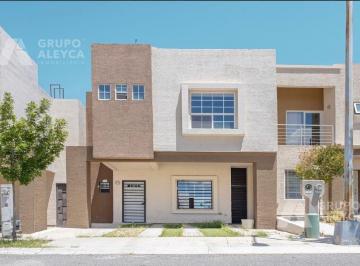 Casa · 140m² · 3 Recámaras · 2 Estacionamientos · Casa en Fraccionamiento Valle de Mercia