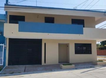 Casa · 240m² · 4 Recámaras · 1 Estacionamiento · Casa en Los Mangos