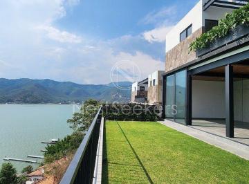 Casa de 4 habitaciones, Valle de Bravo · Casa en Venta con Vista y Acceso Al Lago en Valle de Bravo