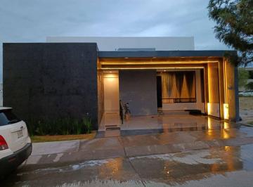 Casa en condominio de 3 habitaciones, Aguascalientes · Venta de Casa de Una Planta en Paseos de Loretta