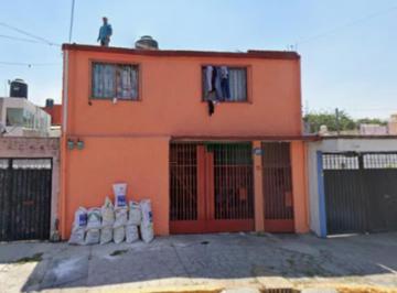 Casa de 3 habitaciones, Tlalnepantla de Baz · Casa en Venta en La Alcaldía de Tlanepantla de Baz en La Calle Alamo No. 9, Mz2, Lt5, Edo de México.