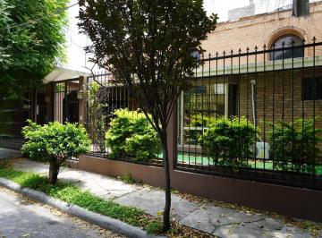 Casa · 350m² · 3 Recámaras · 6 Estacionamientos · Casa en Renta en Deportivo Obispado, Monterrey, N. L.