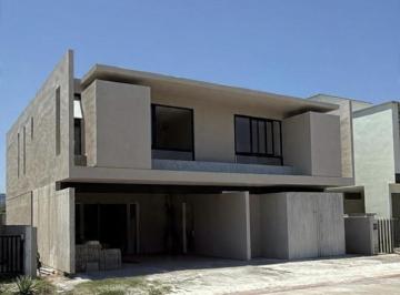 Casa · 310m² · 4 Recámaras · 2 Estacionamientos · Casa en Preventa en Las Olas