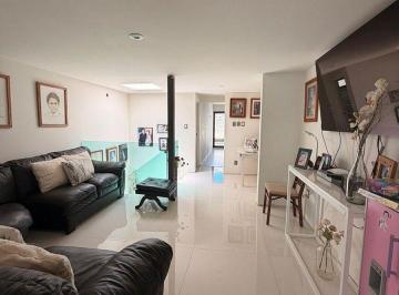 83aa0ad46571ae1f35b13a6d87b010443fd00d5c29d7d0b9c36282b066b39a33 · Casa de 125 m² con 3 Recámaras en Venta en Lomas 4ta Secc