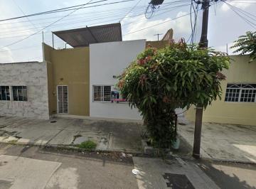 Casa de 3 habitaciones, Guadalajara · Vendo Casa Adjudicado en Quinta Valverde, Guadalajara Cerca Centro Comercial Forum Tlaquepaque