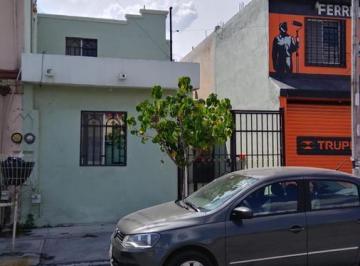 Casa · 90m² · 2 Recámaras · 1 Estacionamiento · Venta Casa en Av Principal Pedregal de Linda Vista Guadalupe Nl