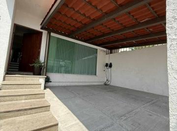 Casa · 110m² · 3 Recámaras · 3 Estacionamientos · Casa Amueblada en Renta en Balcones Coloniales | Paneles Solares | Excelente Ubicación en Querétaro
