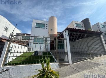 Casa · 100m² · 3 Recámaras · 3 Estacionamientos · Casa Amueblada en Renta en Balcones Coloniales | Paneles Solares | Excelente Ubicación en Querétaro