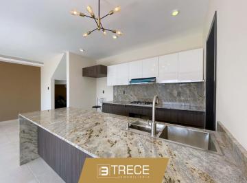 Casa · 212m² · 3 Recámaras · 2 Estacionamientos · Casa con Amplio Jardin, Riviera Veracruzana Fraccionamiento Punta Tiburón, Alvarado