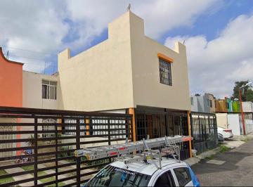 Casa de 3 habitaciones, Zapopan · Vendo Linda Casa en Zapopa, Col. Lomas de San Gonzalo a 15 Min de Walmart Calandrias