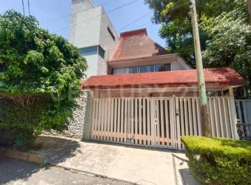 Casa · 315m² · 4 Recámaras · 3 Estacionamientos · Casa en Venta en Prado Coapan 3era Secc. Tlalpan, Cdmx
