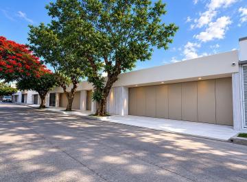 Oficina · 639m² · 12 Estacionamientos · Oficina en Renta/venta en Jardines del Moral, Zona Norte