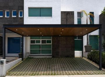 Casa de 2 habitaciones, Morelia · Casa en Renta en Rincon de La Montaña Altozano
