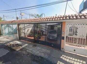 Casa de 3 habitaciones, Guadalajara · Se Vende Excelente Casa Col. Quinta Velarde, Guadalajara, Jalisco