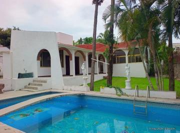 Casa de 2 habitaciones, Cuernavaca · Casa con 616 m² de Superficie de Terreno y 2 Habitaciones en Venta en El Vergel