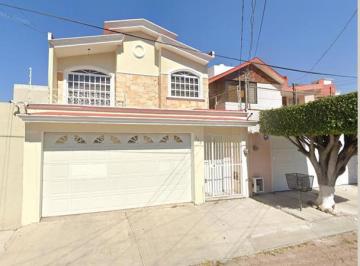 Casa de 4 habitaciones, Querétaro · Preciosa Propiedad en Venta en Quintas del Marques, Santiago de Queretaro, Qro.