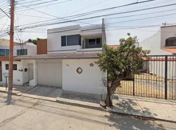 Casa de 4 habitaciones, Corregidora · Venta de Propiedad en Excelente Precio, Col. Tejada, Queretaro
