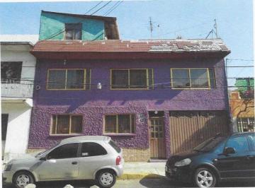 Casa de 5 habitaciones, Venustiano Carranza · Casa en Valentín Gómez Farías, Venustiano Carranza.