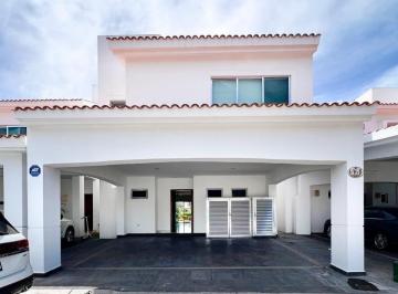 Casa · 289m² · 3 Recámaras · 2 Estacionamientos · Casa en Renta en El Cid