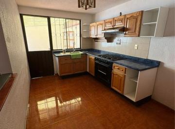 Casa de 3 habitaciones, Toluca · Casa en Venta en Parque Laureles, San Miguel, Toluca