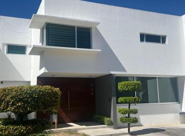 Casa de 3 habitaciones, Zapopan · Hermosa Casa en Los Olivos Residencial