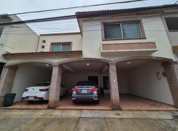 1 · Casa en Venta en Lagos del Bosque, Zona Sur, Monterrey Nuevo León