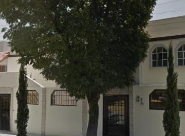 Casa de 4 habitaciones, Naucalpan de Juárez · Casa en Venta en Ciudad Satélite Cerca de Periférico y Zona de Hospitales
