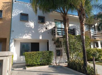 Casa en condominio · 221m² · 4 Recámaras · 3 Estacionamientos · Casa en Venta en San Agustín, Tlajomulco de Zúñiga