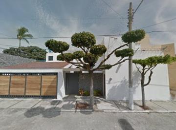 Casa de 4 habitaciones, Manzanillo · Gran Oportunidad Para Adquirir Tu Propiedad, Col. Morelos, Manzanillo, Colima