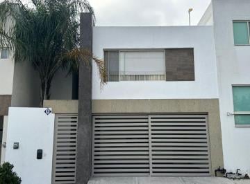 Casa de 3 habitaciones, Monterrey · Casa en Renta en Cumbres Elite, Amueblada y Equipada.