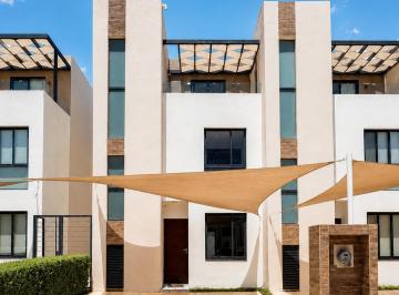 Casa de 3 habitaciones, Solidaridad · Casa de 3 Recámaras con Amenidades Deportivas y Doble Seguridad en Playa del Carmen