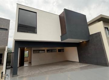 Casa de 3 habitaciones, Monterrey · Casa en Venta en Monterrey Zona Sur Carretera Nacional