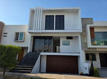 Casa en condominio de 4 habitaciones, Zapopan · Casa 112 - E con Sotano Para 4 Carros con Excelente Acabados