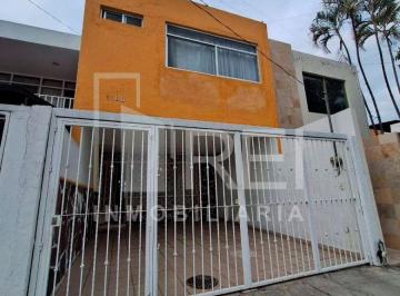Casa de 3 habitaciones, Guadalajara · Casa en Venta Jardinesdel Bosque Guadalajara