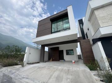 Casa · 247m² · 3 Recámaras · 2 Estacionamientos · Casa en Venta, Fraccionamiento Solana, Dominio Cumbres, Garcia
