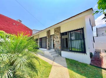 Casa de 3 habitaciones, Cuernavaca · Venta Casa Remodelada en Fracc Los Cizos