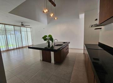 04f69d46ab26abcf0899b3ffd4533945e5fbc88a880d138bc87a554766a1fb4e · Casa en Renta en Norte de Merida con Piscina