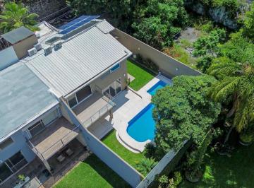 Casa · 260m² · 3 Recámaras · 2 Estacionamientos · Casa - Vista Hermosa