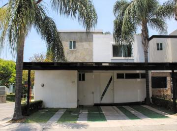 Casa · 210m² · 3 Recámaras · 3 Estacionamientos · Casa en Venta El Real Uno Zapopan Jalisco