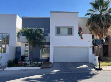 Casa · 333m² · Casa en Venta Mision del Bosque