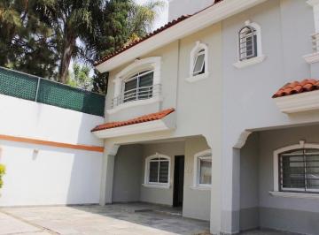 Casa · 121m² · 3 Recámaras · 2 Estacionamientos · Casa en Venta / Renta Residencial Santa Fe Zapopan Jalisco
