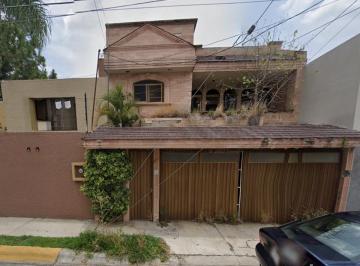 Casa de 3 habitaciones, Zamora · Venta de Casa en El Fraccionamiento Los Laureles Zamora Hidalgo Michoacan
