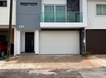 Casa de 3 habitaciones, Culiacán · Casa Amueblada en Renta en Privada Rioja La Campiña